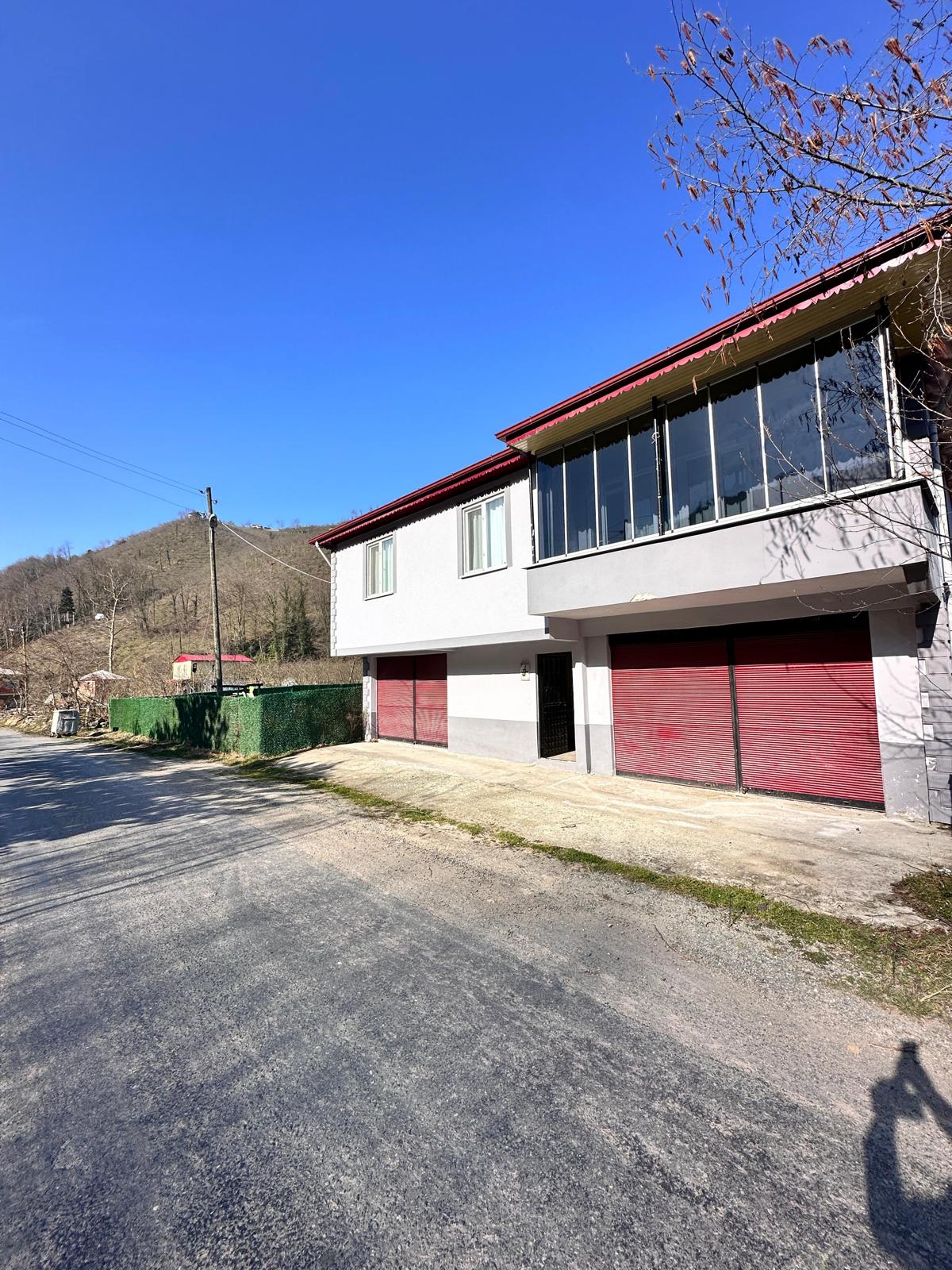 HİSARKAYA KÖYÜ MÜSTAKİL BİNA VE FINDIK BAHÇESİ